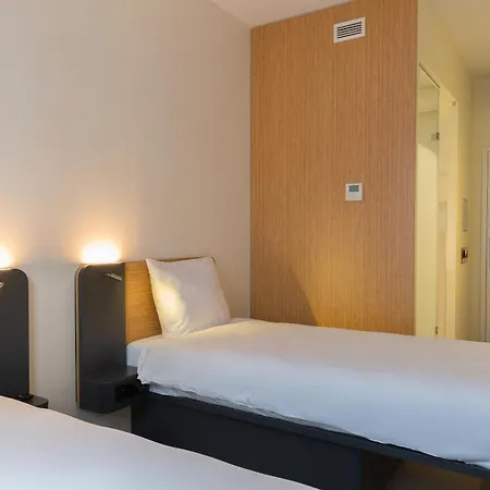 Easyhotel Brussels City Centre-2